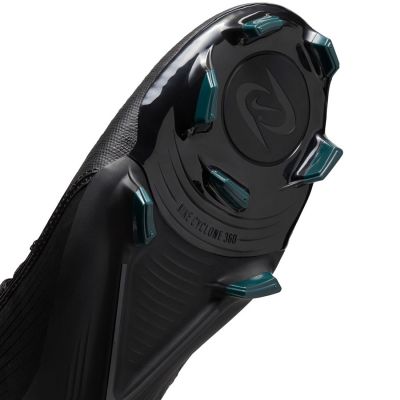 4. Buty piłkarskie Nike Phantom Luna II Academy FG/MG M FD6725-002