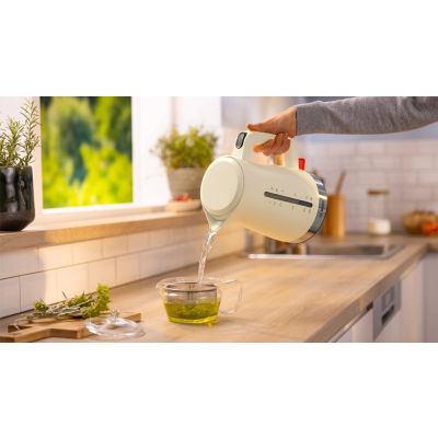 7. Czajnik Bosch MyMoment TWK4M227 (2400W; kremowy)