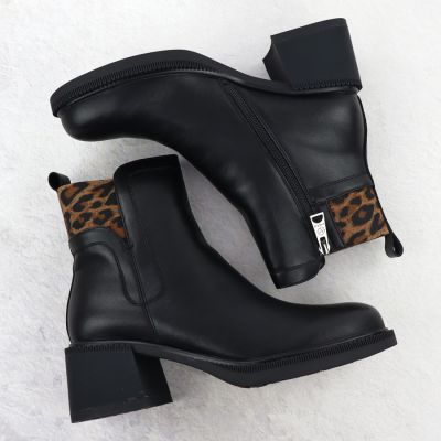 4. Skórzane botki na słupku czarne Vinceza 26-66855