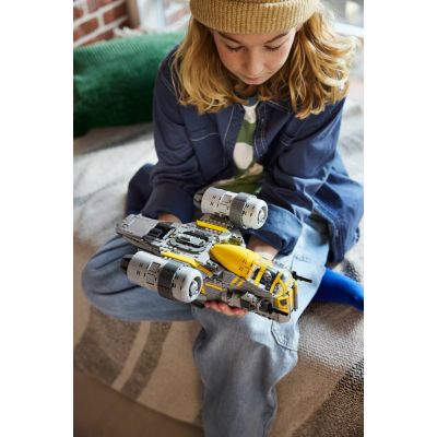 7. LEGO Star Wars 75447 - Brzeszczot