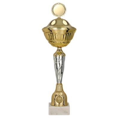 2. Puchar metalowy z przykrywką