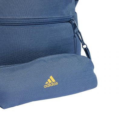 6. Plecak adidas Classic Horizontal 3-Stripes IR9838