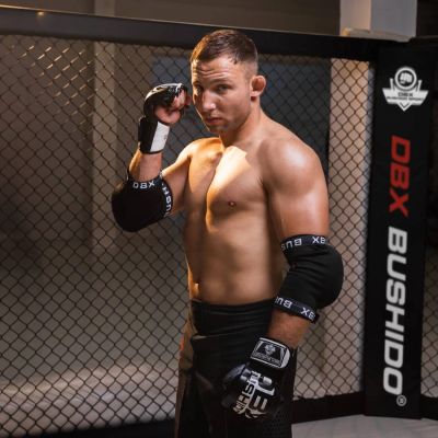 2. Ochraniacze na łokcie - ściągacze elastyczne DBX-EG-11 M