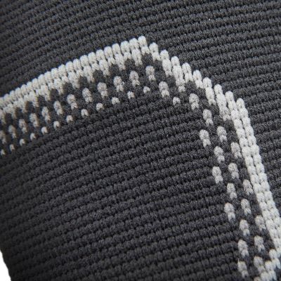 8. Opaska adidas  na nadgarstek M ADSU-12542BK
