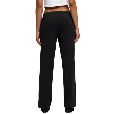 4. Spodnie damskie Puma ESS Elevated Straight Leg czarne 691817 01