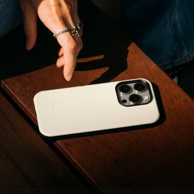 4. Etui do iPhone 16 kompatybilne z MagSafe