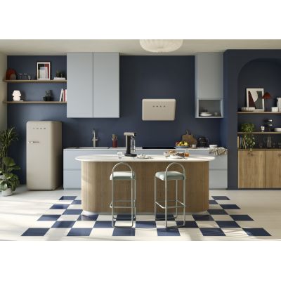 54. Czajnik elektryczny Smeg KLF03BLMEU