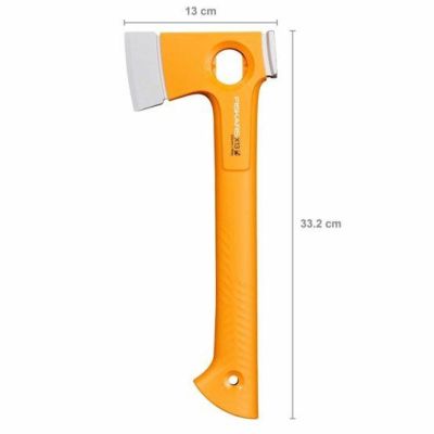4. Fiskars 1069101 Siekiera
