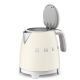 7. Czajnik SMEG KLF05CREU mini 0,8L creme