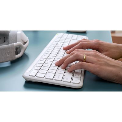 6. Logitech Signature Slim K950