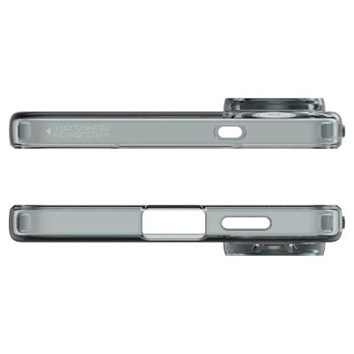 6. Etui Spigen Liquid Crystal na Samsung Galaxy S25 Edge - półprzezroczyste