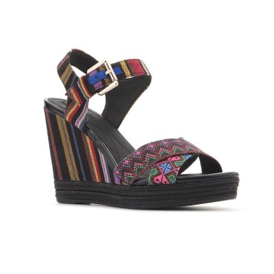 2. Buty na koturnie Geox W D82P6G 000AW C0042