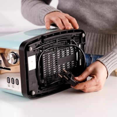 8. Toster Taurus Vintage II miętowy