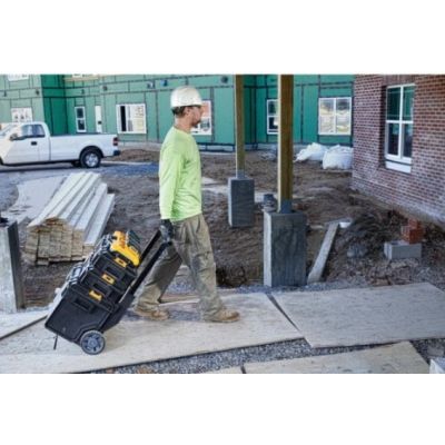 4. DEWALT ŁADOWARKA WIELONAPIĘCIOWA DCB104 Z 4 GNIAZDAMI 8A XR