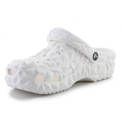 8. Klapki Crocs Classic Geometric Clog 209563-100