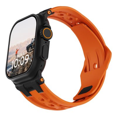 2. UAG Monarch - pasek FKM do Apple Watch series 4-6 & SE 1-3, 44mm / series 7-9, 45mm / series 10-11, 46mm / Ultra 1-3, 49mm (orange / black titanium)