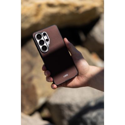 8. UAG Fibr Armr Magnet - etui z wbudowanym modułem magnetycznym do Samsung Galaxy S26 Ultra (orange/charcoal)