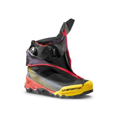 7. La Sportiva Aequilibrium Top GTX ZFMS094K00Y00 Black/Yellow