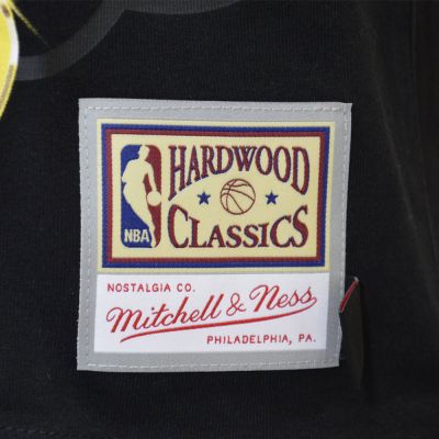 3. Koszulka Mitchell & Ness NBA Big Face 4.0 NBA Chicago Bulls