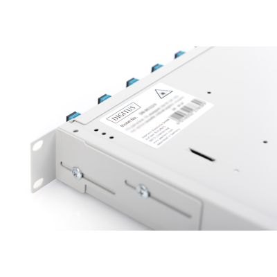 4. Panel krosowy FO bez płyty czołowej 19'' 1U, wysuwany, dławnica PG13.5 i PG16, opaski/uchwyty, szary