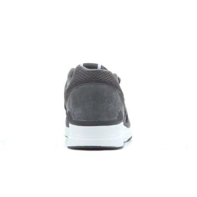 16. New Balance WL697SHC