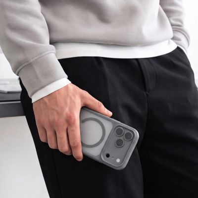 9. Etui Tech-Protect MagPeak MagSafe CC na iPhone 18 Pro / 17 Pro - szare matowe