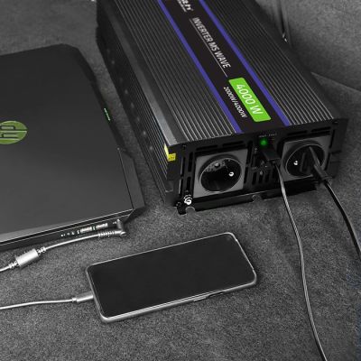 3. Qoltec Przetwornica napięcia Monolith 4000 MS Wave 51928, 12V na 230V, 2000/4000W, USB