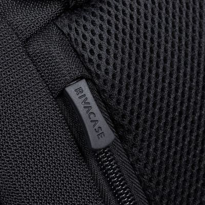 68. Rivacase 8461 43,9 cm (17.3") Plecak Czarny