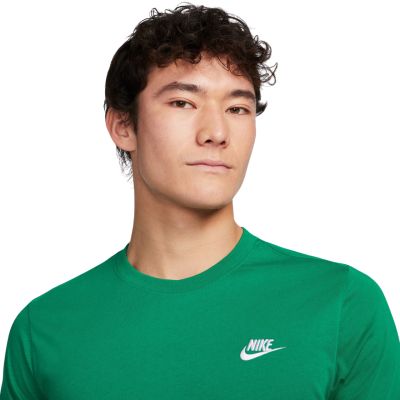 6. Koszulka męska Nike Club Tee zielona AR4997 365