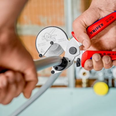 21. KNIPEX OBCINAK DO RUR KOMPOZYTOWYCH I PLASTIKOWYCH