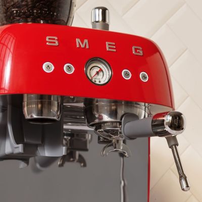 26. Smeg EGF03RDEU ekspres do kawy Ręczny Ekspres do espresso 2,4 l