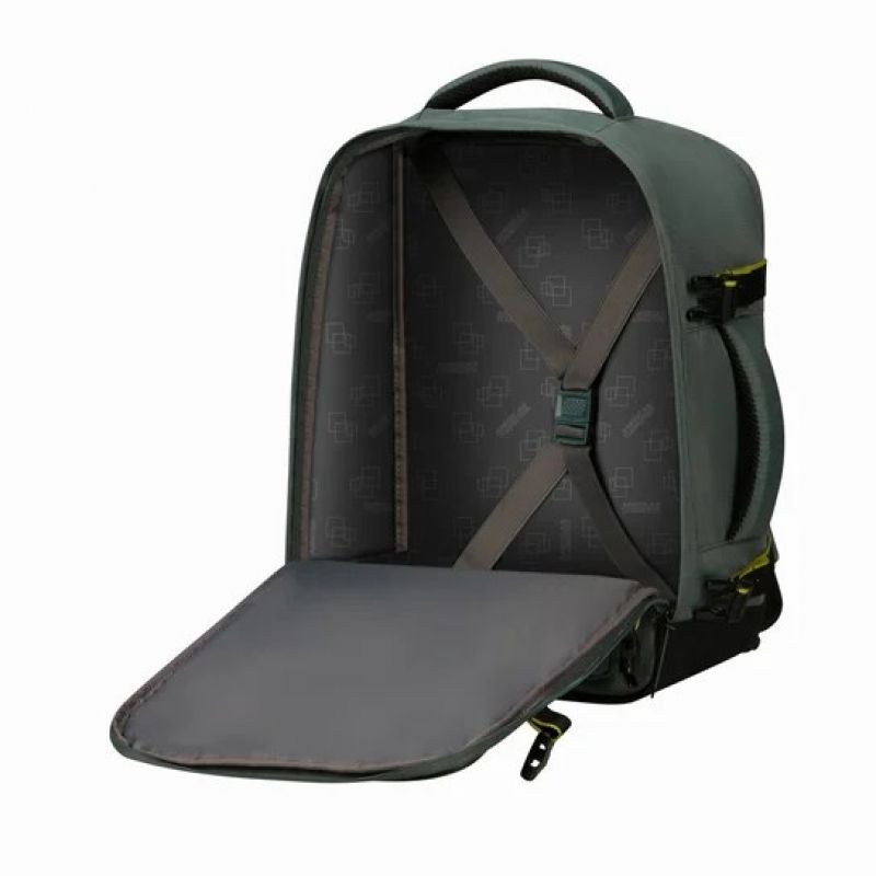 5. Plecak podręczny American Tourister Take2Cabin MS do Wizz Air - dark forest