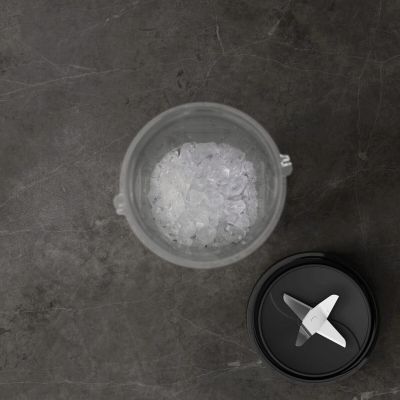 202. Blender kielichowy ELECTROLUX E4CB1-6ST