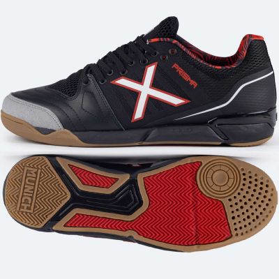 4. Buty piłkarskie Munich Prisma 40 IN M 3116040