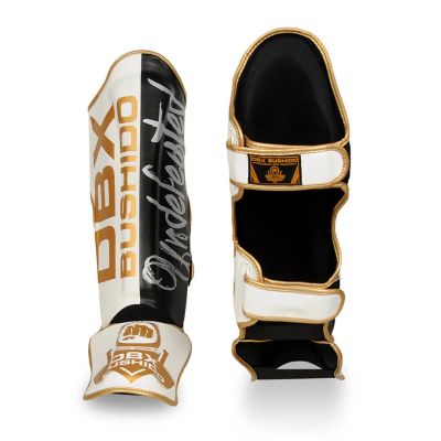 7. Ochraniacze na piszczele M - Undefeated