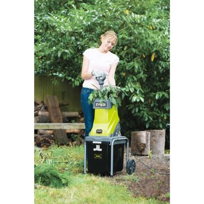 3. rozdrabniacz do gałęzi 2500W wor. popychacz RYOBI