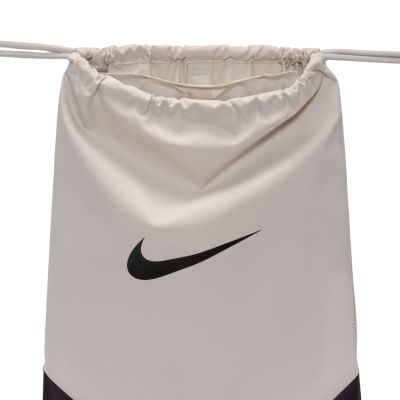 4. Worek na buty Nike Brasilia jasnoszaro-czarny IB4409 072