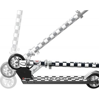 4. Hulajnoga dla dzieci Razor Model A Checked Out