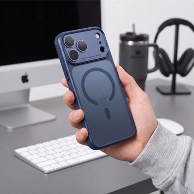 7. Etui Tech-Protect MagPrime MagSafe CC na iPhone 18 Pro / 17 Pro - granatowe matowe