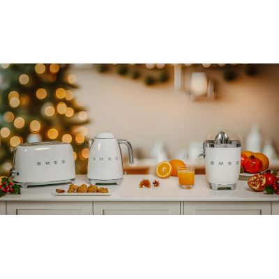 17. Czajnik elektryczny SMEG KL03WHEU biały