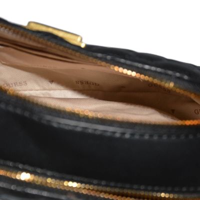 6. Torebka Listonoszka GUESS Giully Camera Bag  - QA874814