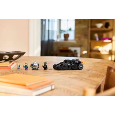 9. LEGO DC SUPER HEROES 76303 Tumbler Batmana kontra Dwie Twarze i Joker