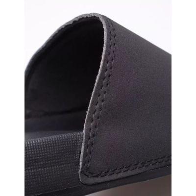 8. Klapki damskie na basen 4F 4FSS23FFLIF068-20S