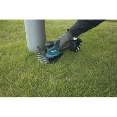 26. Nożyce akumulatorowe do trawy MAKITA DUM604ZX
