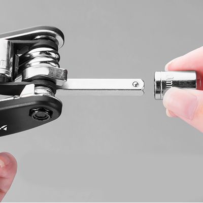 13. Zestaw narzędzi Wozinsky WMZ-01N multitool rowerowy 16w1 pompka klucze zestaw do dętek - czarny