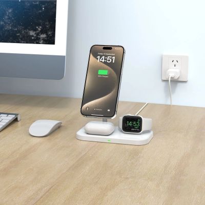 5. Ładowarka Tech-Protect QI15W-A22 indukcyjna MagSafe ze stojakiem 3w1 MagSafe na smartfon / Apple Watch / AirPods - biała