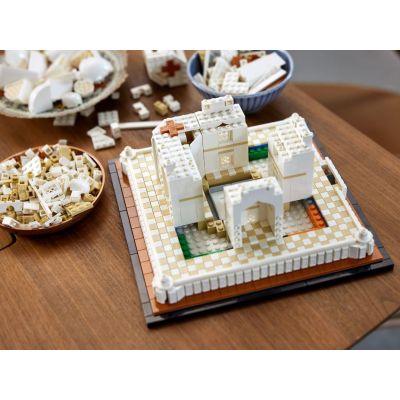 7. LEGO Architecture 21056 Taj Mahal