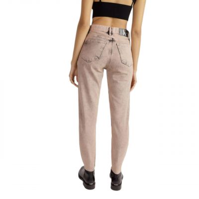 8. Jeansy Calvin Klein Jeans Mom Fit W J20J221795