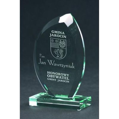 7. Trofeum szklane grawerowane z etui