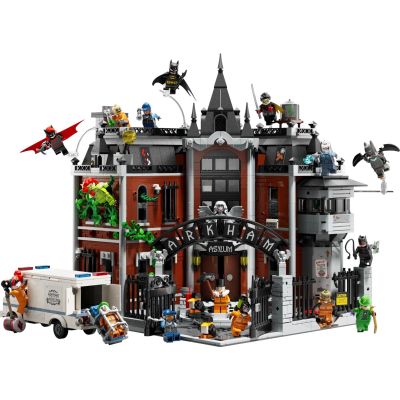 13. LEGO DC Super Heroes 76300 Arkham Asylum